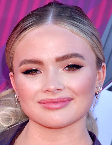 Natalie Alyn Lind