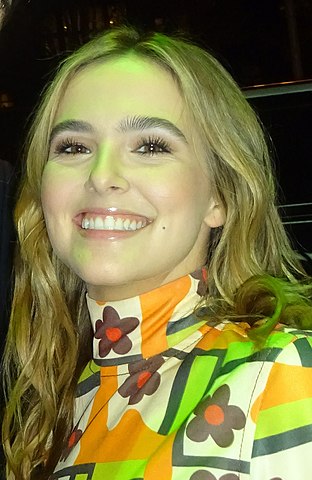 Zoey Deutch