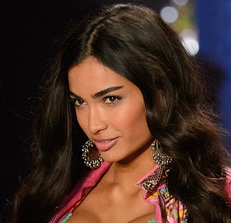 Kelly Gale